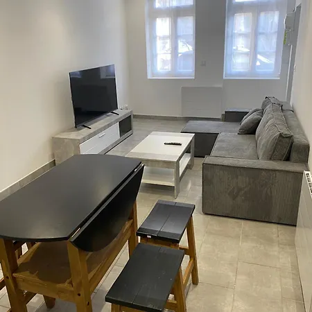 1 - Hyper Centre - 1 A 8 Personnes *