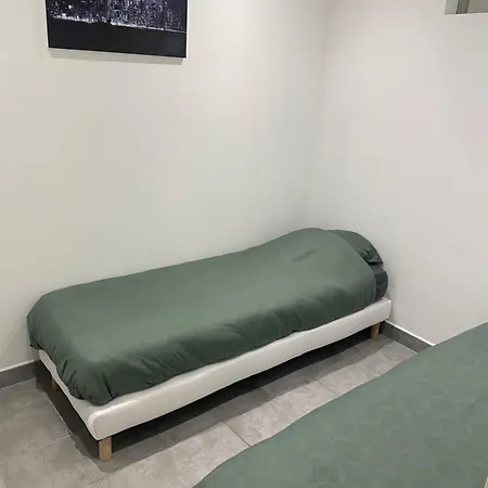 1 - Hyper Centre - 1 A 8 Personnes *